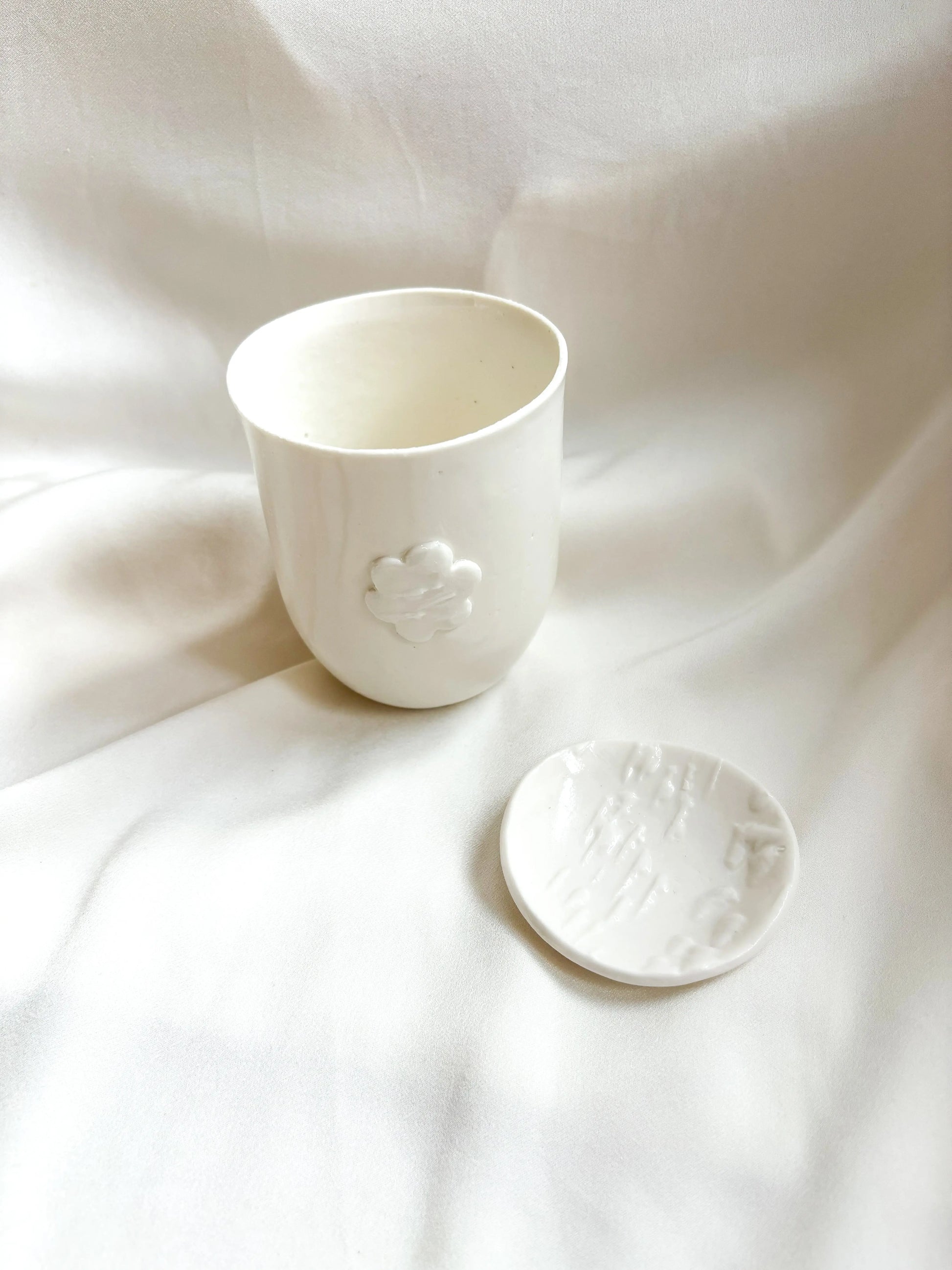 Petite coupelle tactile - fabriquée en porcelaine Lisa Colin Céramique
